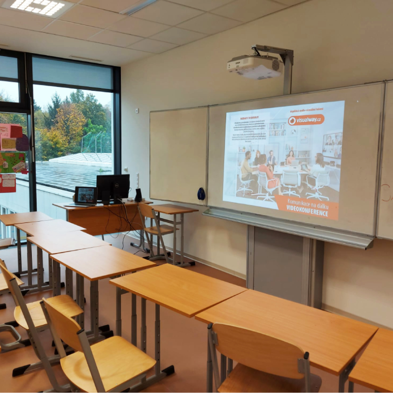 Školní projektor